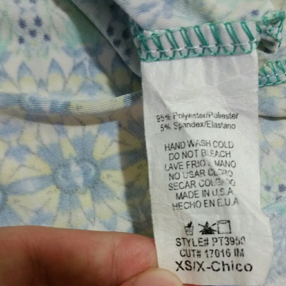 PAPERMOON Stitch Fix v neck tee XS - Picture 4 of 4